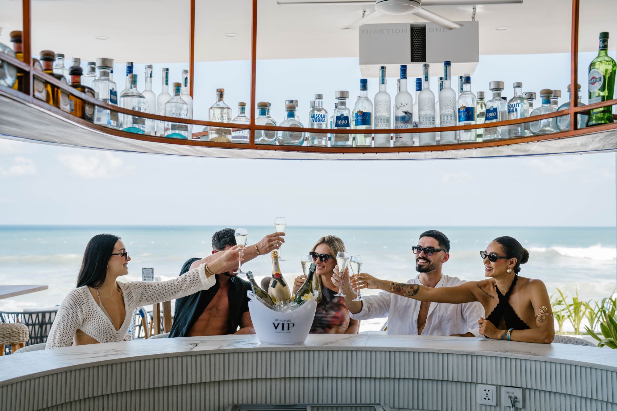 FINNS 海滩俱乐部--世界最佳海滩俱乐部